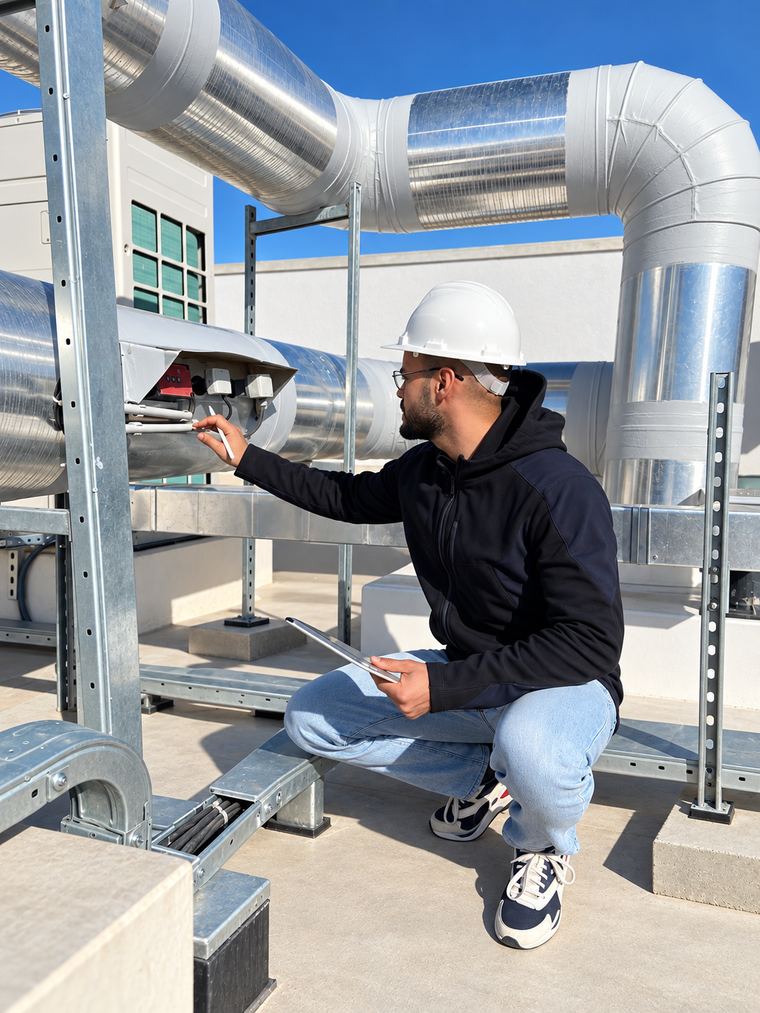 Contrôle des gaines de ventilation en toiture